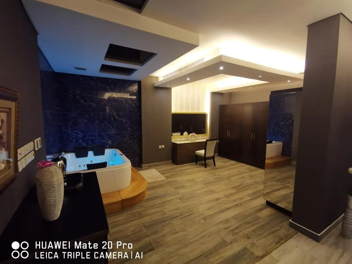 Masken Noon Aprthotel Jiddah